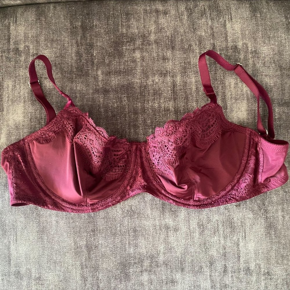 Victoria's Secret Magenta Lace Bra